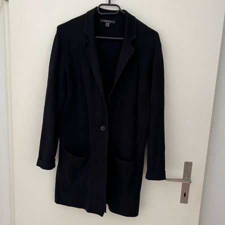 Esprit Strickjacke in schwarz