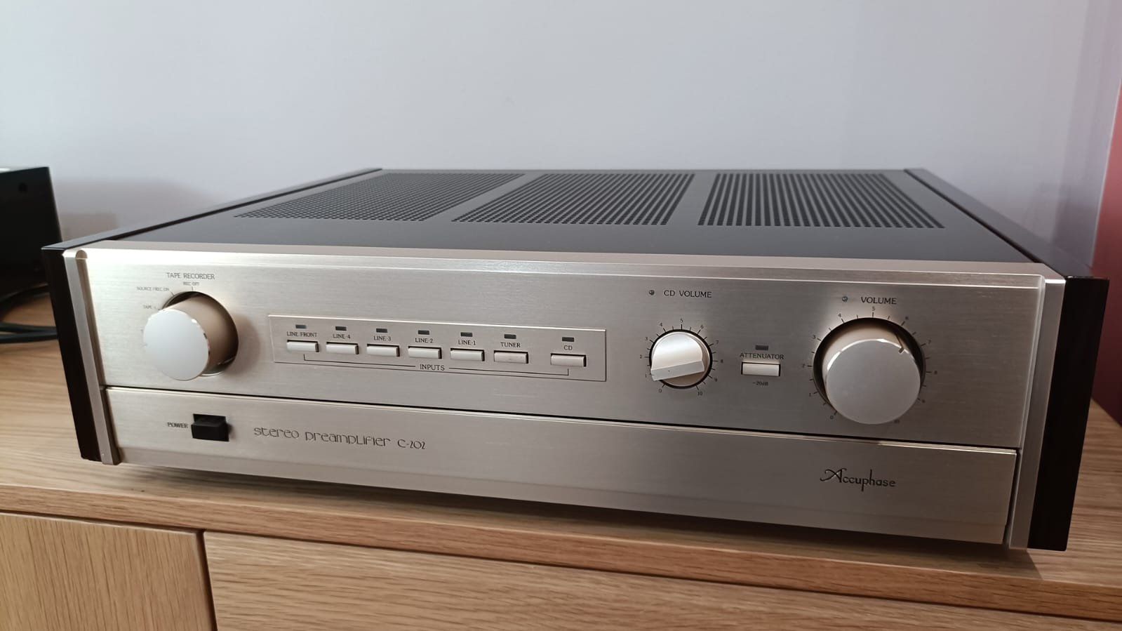 Accuphase Amplificatori: Accuphase C 202 - Vorverstärker – Usato da Basel venduto da Threemice 2