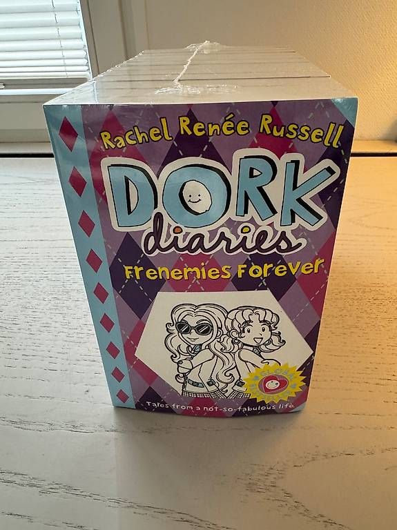 Libri: Dork Diaries 12er Set - Neu & OVP – Nuovo e nell'imballaggio originale da Hurden venduto da rac_wyf8