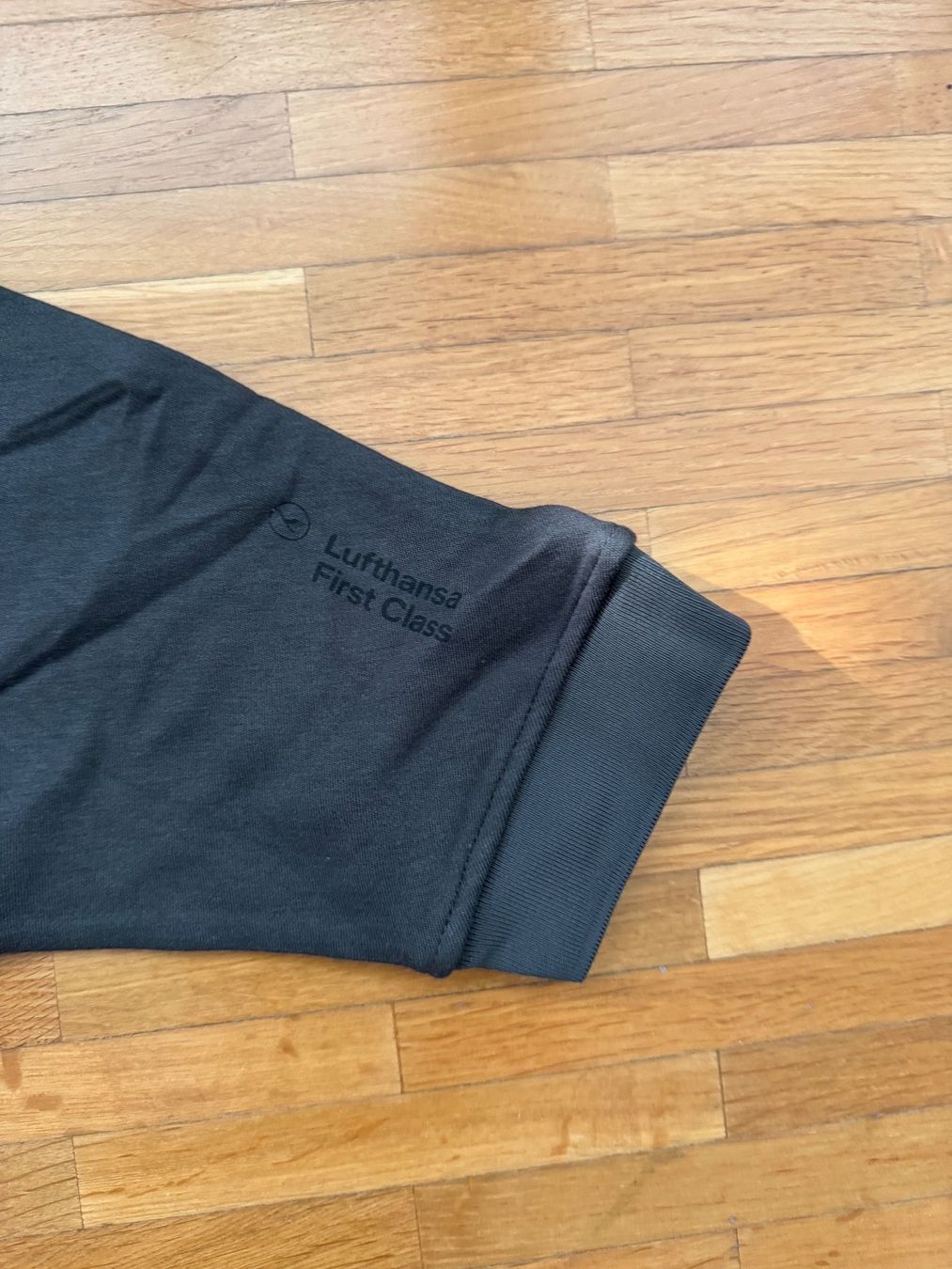 Pigiami: Lufthansa First Class Pyjama, Langarm, Gr. L & Flightnet – Nuovo (secondo la descrizione) da Zürich venduto da Zaesizh 4