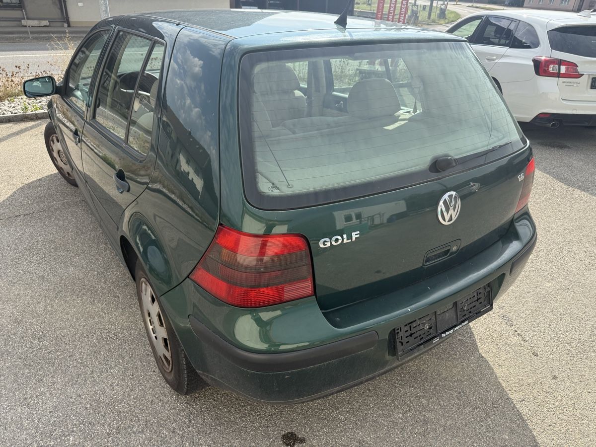 VW Autos: VW Golf – D'occasion à Niederbipp par baggerch 4