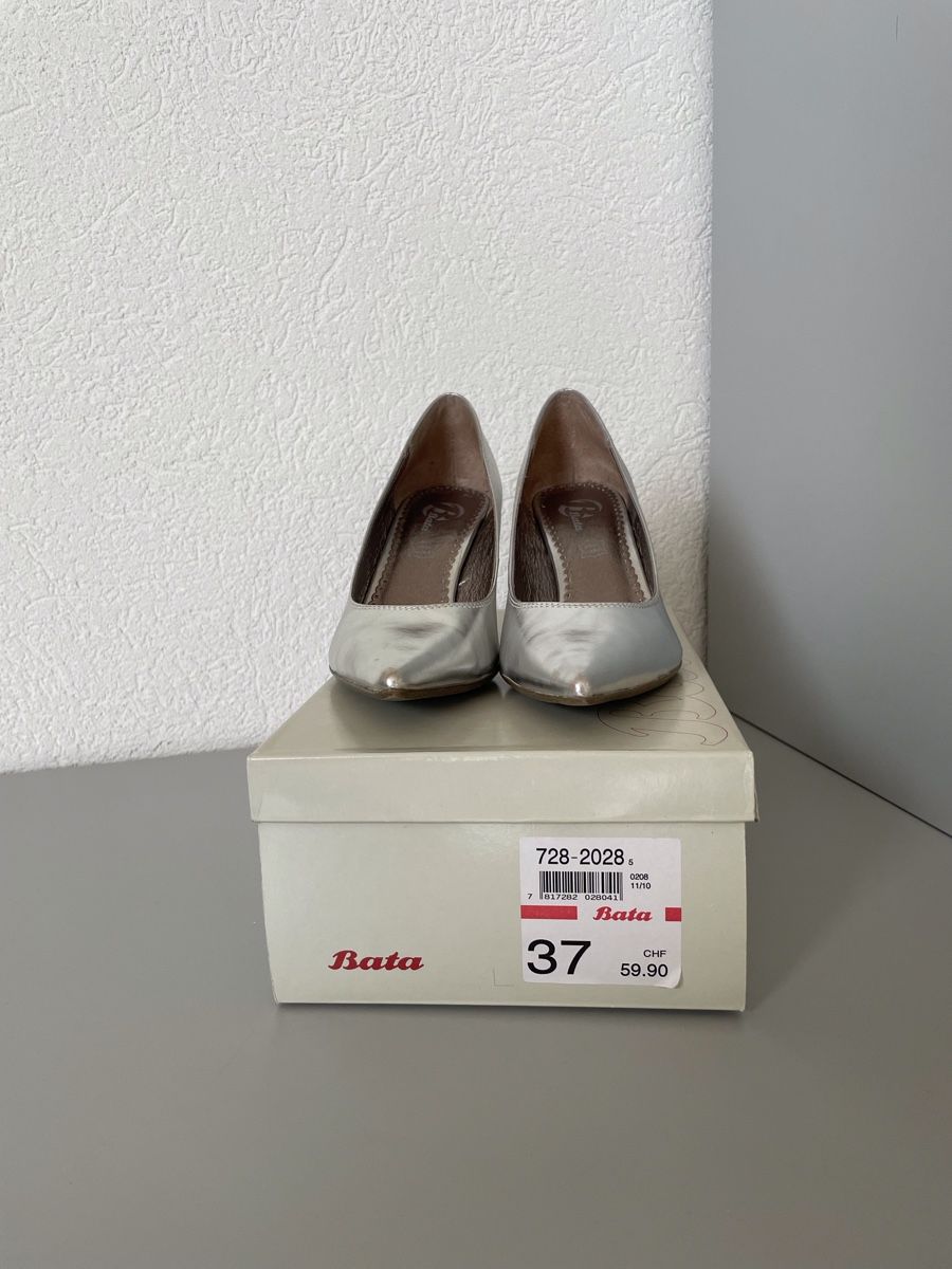 Scarpe da donna: Escarpins argentés Bata T 37. – Usato da Vuadens venduto da Nina11 1
