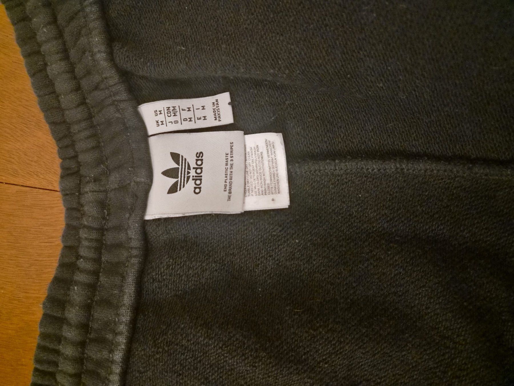 Adidas Hosen: Adidas Shorts M – Gebraucht aus Dübendorf von jon_p8yl 2