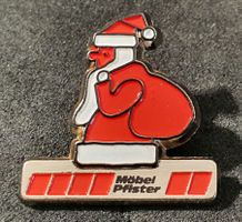CC929 - Pin Weihnachtsmann Santaclause Möbel Pfister
