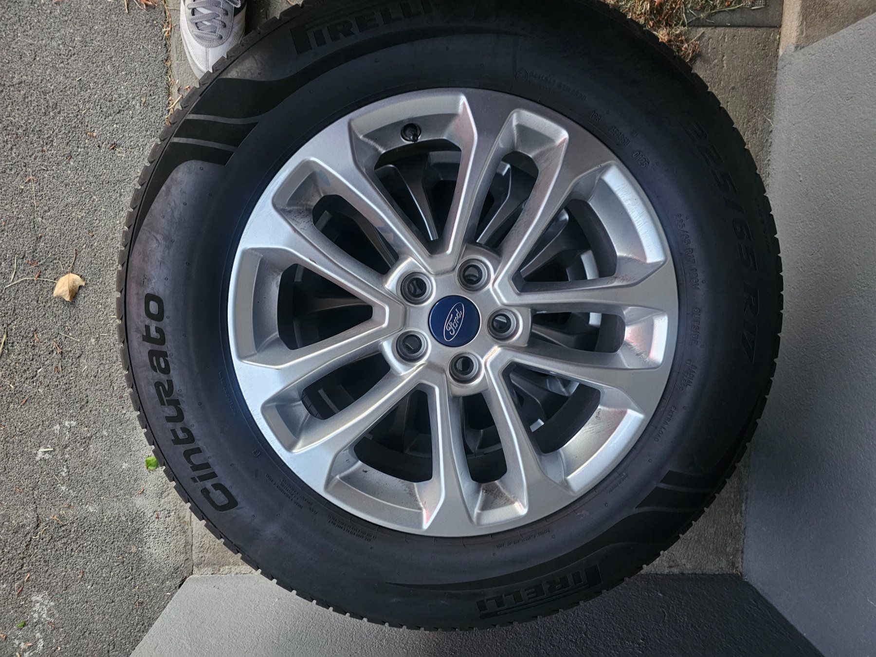 Ford Pneumatici & Ruote complete: Ford Kuga Sommerräder 17 zoll – Usato da Kaltbrunn venduto da gello1991 2