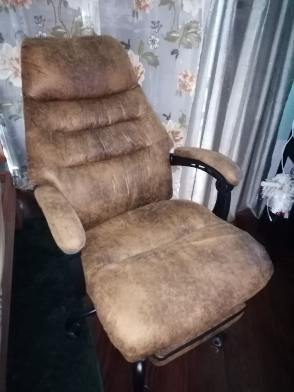 Sedie: De belles chaises de bureau confortables – Nuovo (secondo la descrizione) da Corcelles-près-Payerne venduto da RxOne_Krs 1
