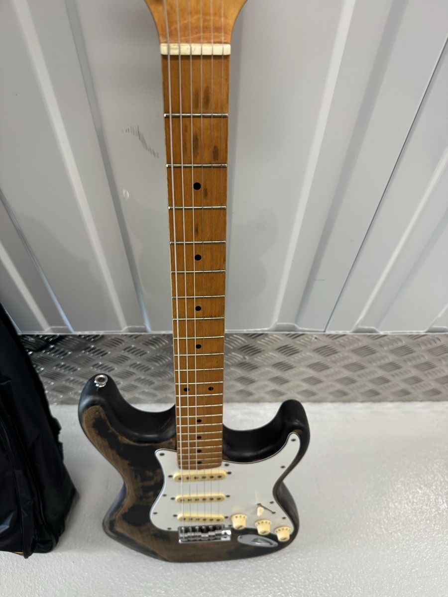 Strumenti musicali: Guitare type strat – Usato da Corbeyrier venduto da ant_2r6l 5