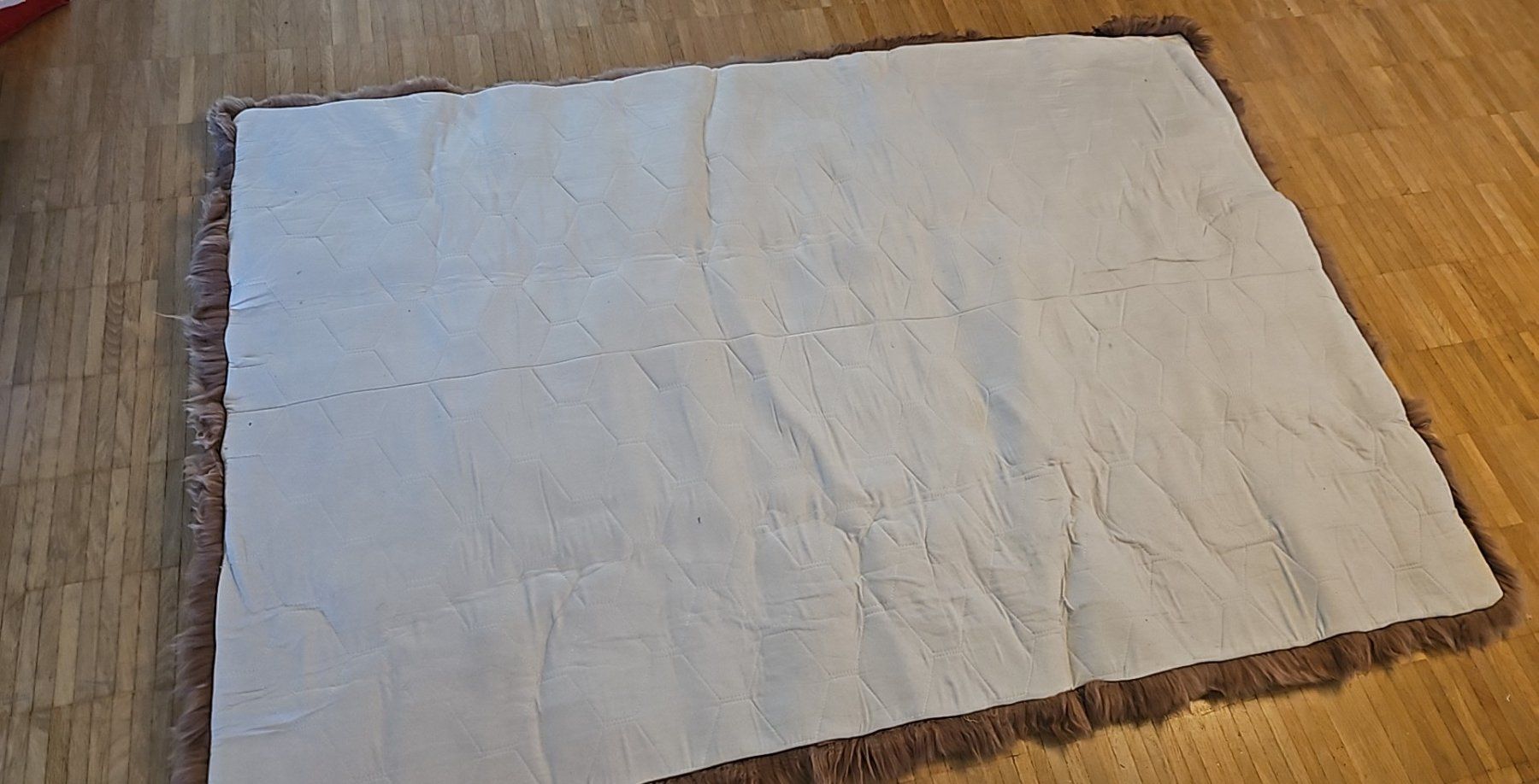 Teppiche: Lammfellteppich 120x175cm – Gebraucht aus Luzern von schuhparadies159 4