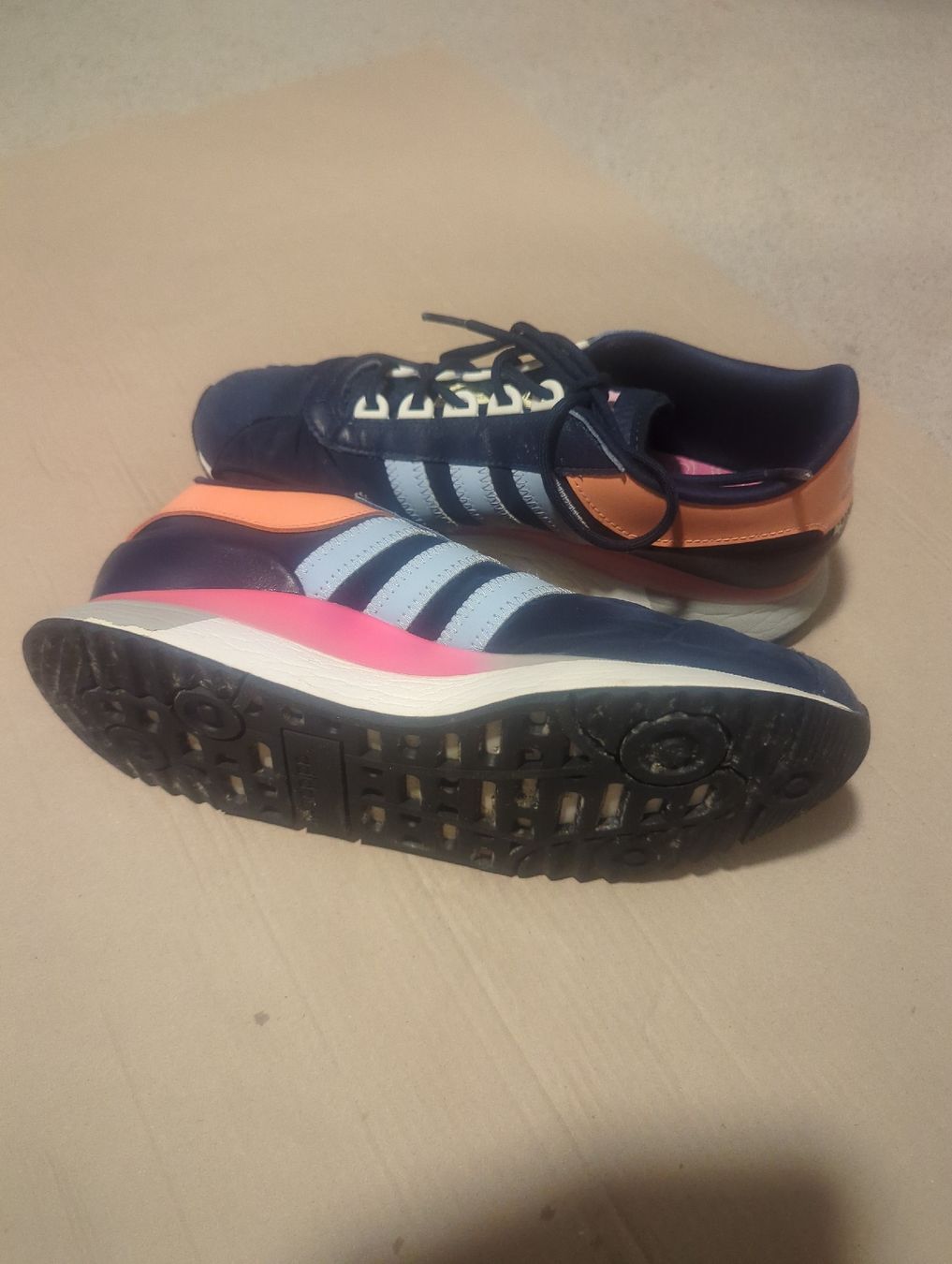 Adidas Chaussures hommes: Adidas Schuhe – D'occasion à Wauwil par MEC-NET 2