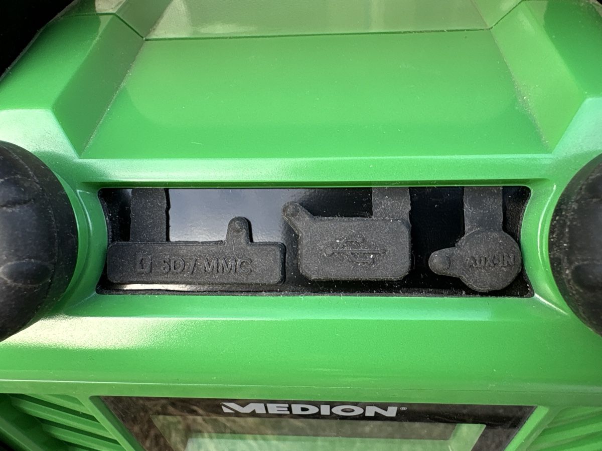 Medion Radios: MEDION DAB Radio – D'occasion à Boppelsen par Afirefighter 1
