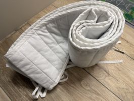 Bettumrandung für Babybett, Länge 3,56 m 🧸