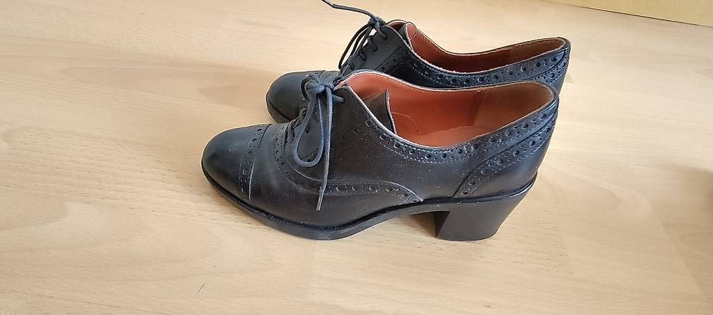 Scarpe da donna: Bequeme Stiefeletten schwarz Grösse 36 – Usato da Urtenen-Schönbühl venduto da phu_tpt8
