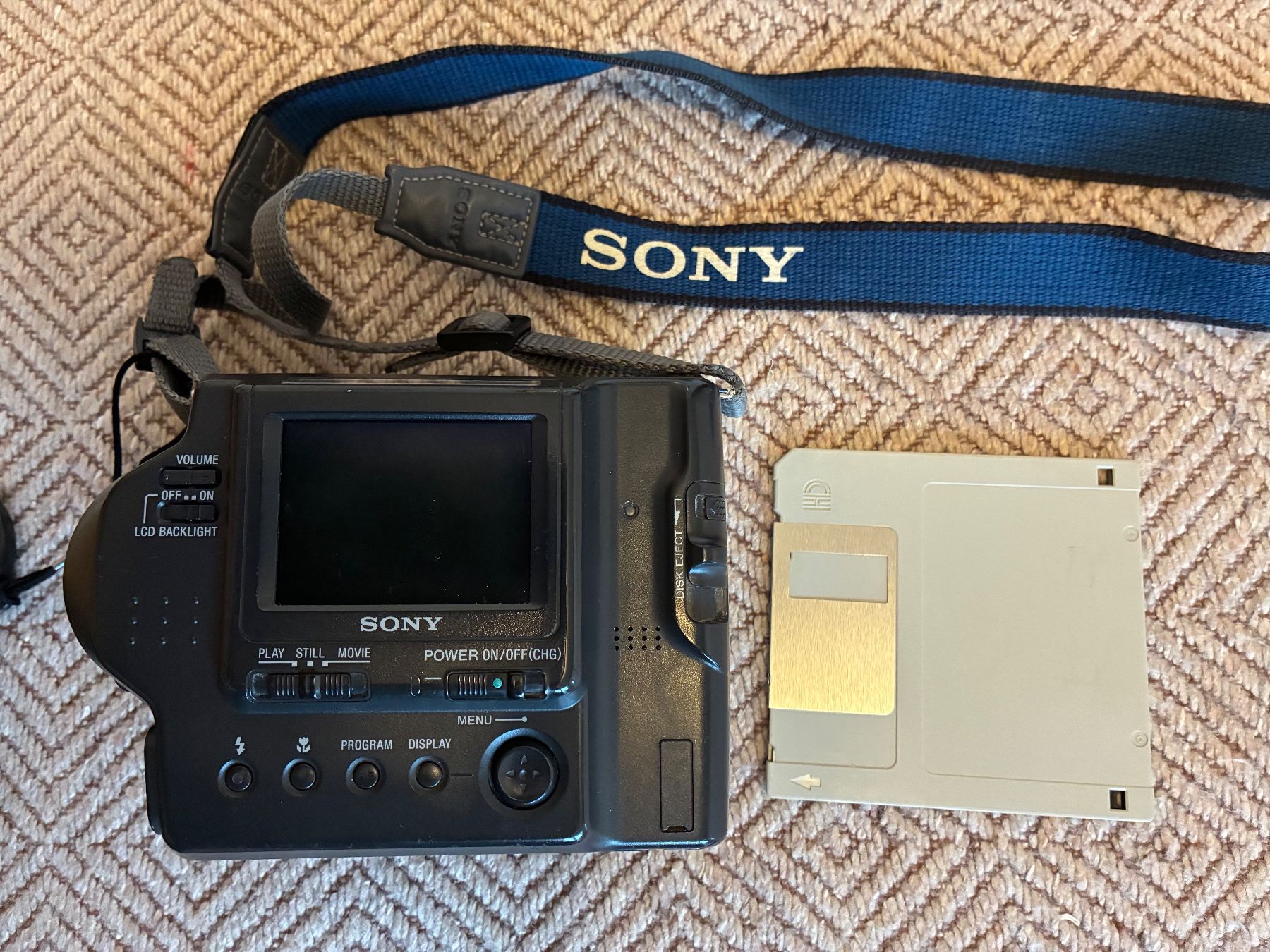 Sony Kamera: Sony Mavica MVC-F90 – Gebraucht aus Burgdorf von Accipiter_nisus 2
