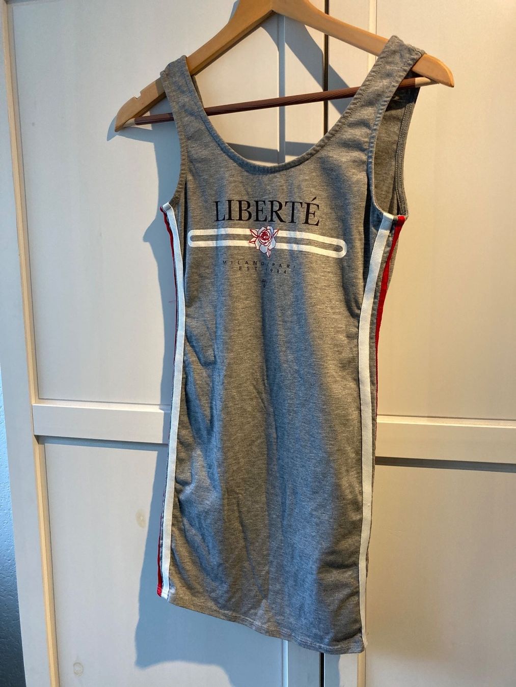 Lotti & Set di vestiti: Sommerkleider Girls – Usato da Dietlikon venduto da ioa_wd8m
