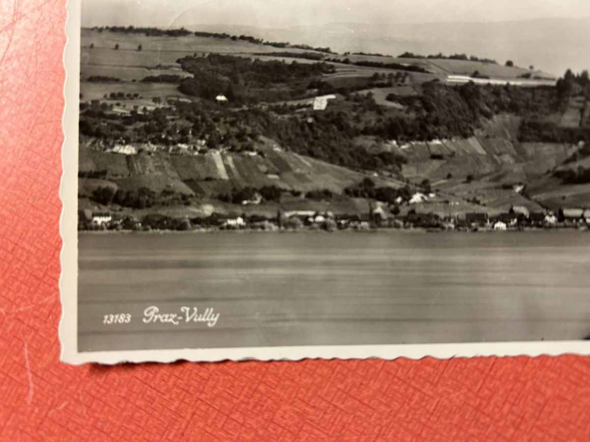 Cartes postales: Alte Ansichtskarte Praz-Vully, Kanton Freiburg, 1941! – D'occasion à Lanzenhäusern par vic63 1