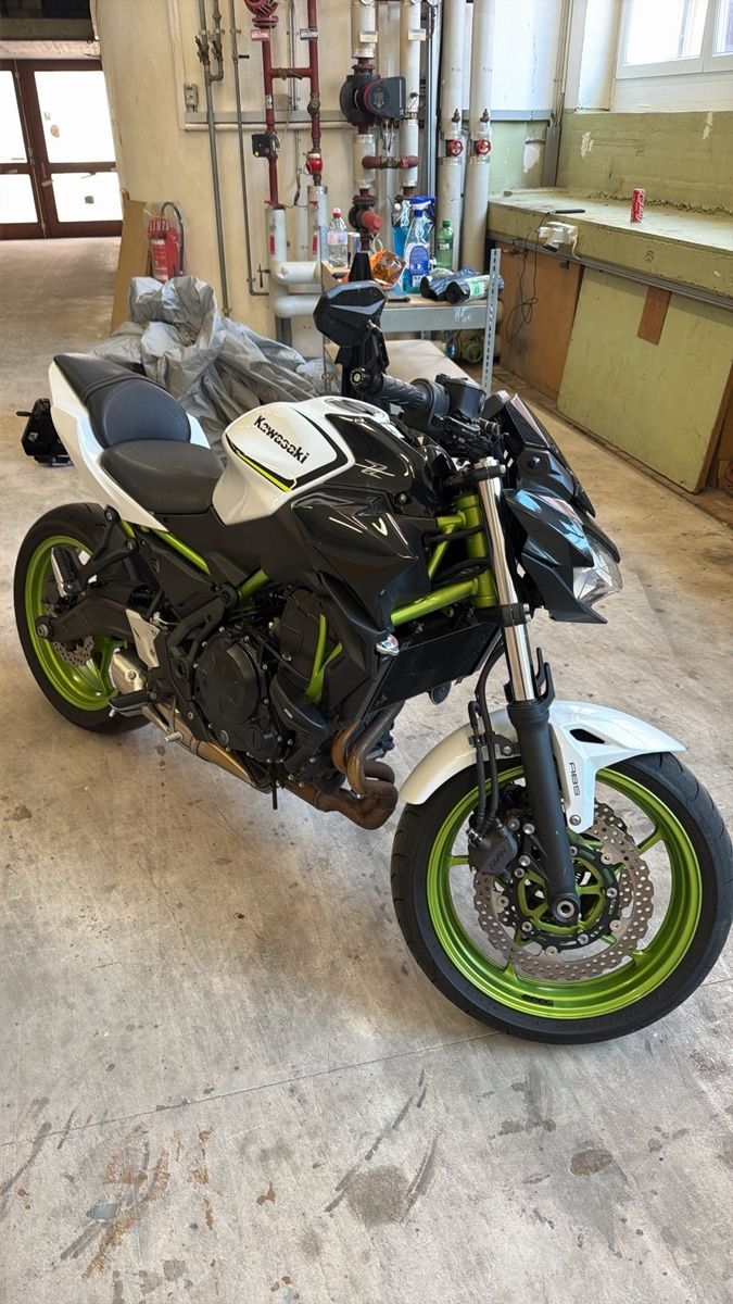 Kawasaki Strada: Kawasaki z650  – Usato da Frauenfeld venduto da azi_25zd 2