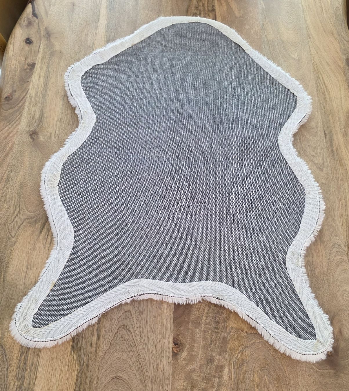 Tapis: Fellimitat Teppich in Bärenform  – D'occasion à Rheinsulz par Gilea 1