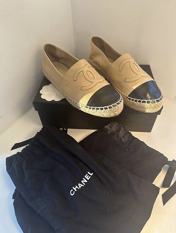 Chanel Scarpe da donna: Chanel espadrilles – Usato da Bogis-Bossey venduto da ell_j875