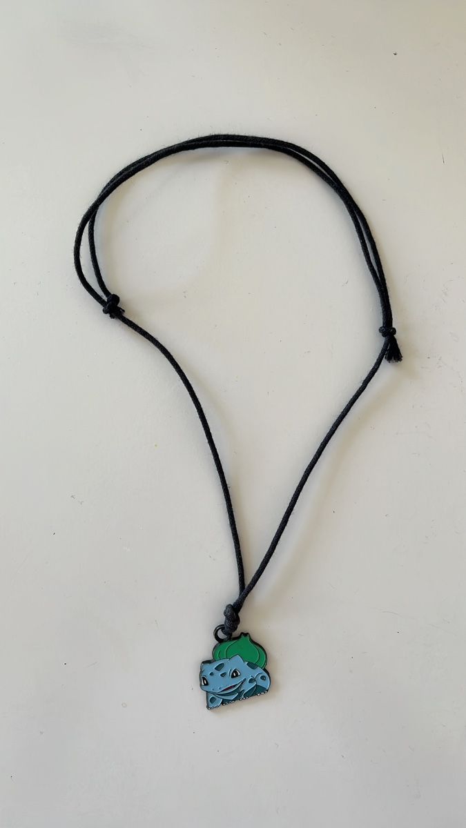 Pokémon Catenine: Collier Pokémon Bulbizarre – Usato da Neuchâtel venduto da jeromecurty