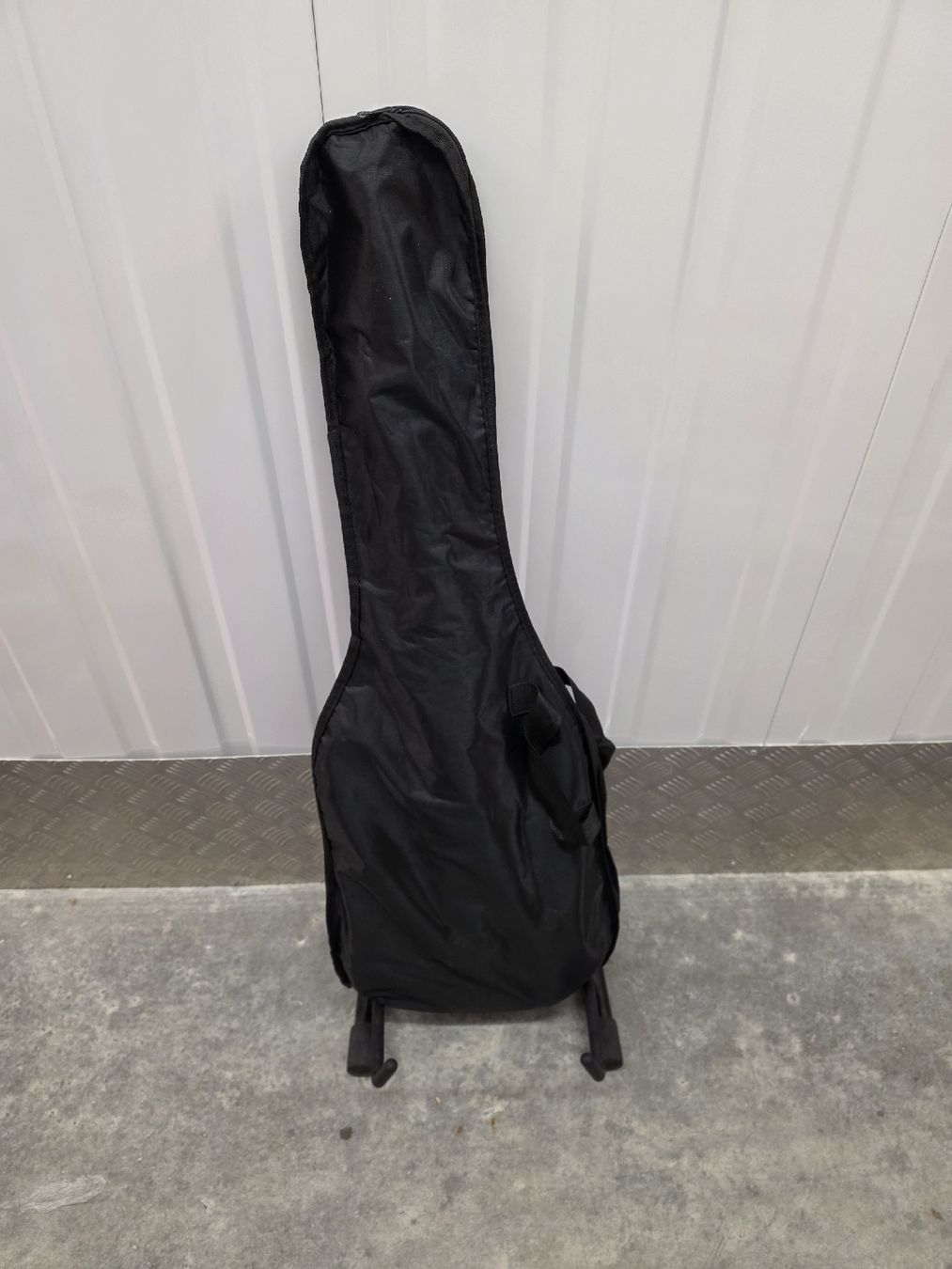 Instruments de musique: Guitare électrique Huntington Dédicace – D'occasion à Val-d'Illiez par AntiqueG 7