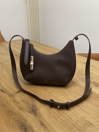 Furla Goccia in einem schönen braun