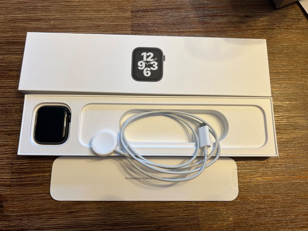 Apple Watch SE GPS + Cellular, 44mm Aluminium Gehäuse (Gebraucht) in ...
