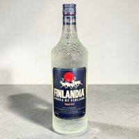 Vodka Finlandia importée Vieille bouteille 1980s 1 Litre 40°