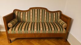 Biedermeier Sofa Holz mit gestreiftem Stoffbezug