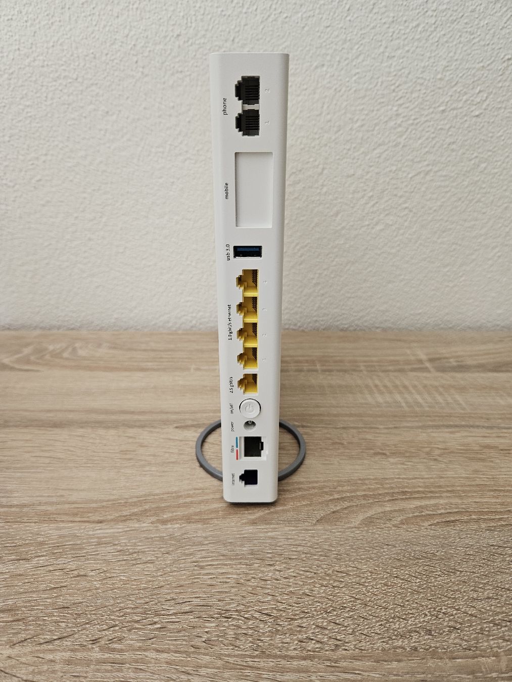Swisscom Modems & Routeurs: Internet-Box 3 mit Kabeln neuwertig – D'occasion à Wauwil par seriously3 4