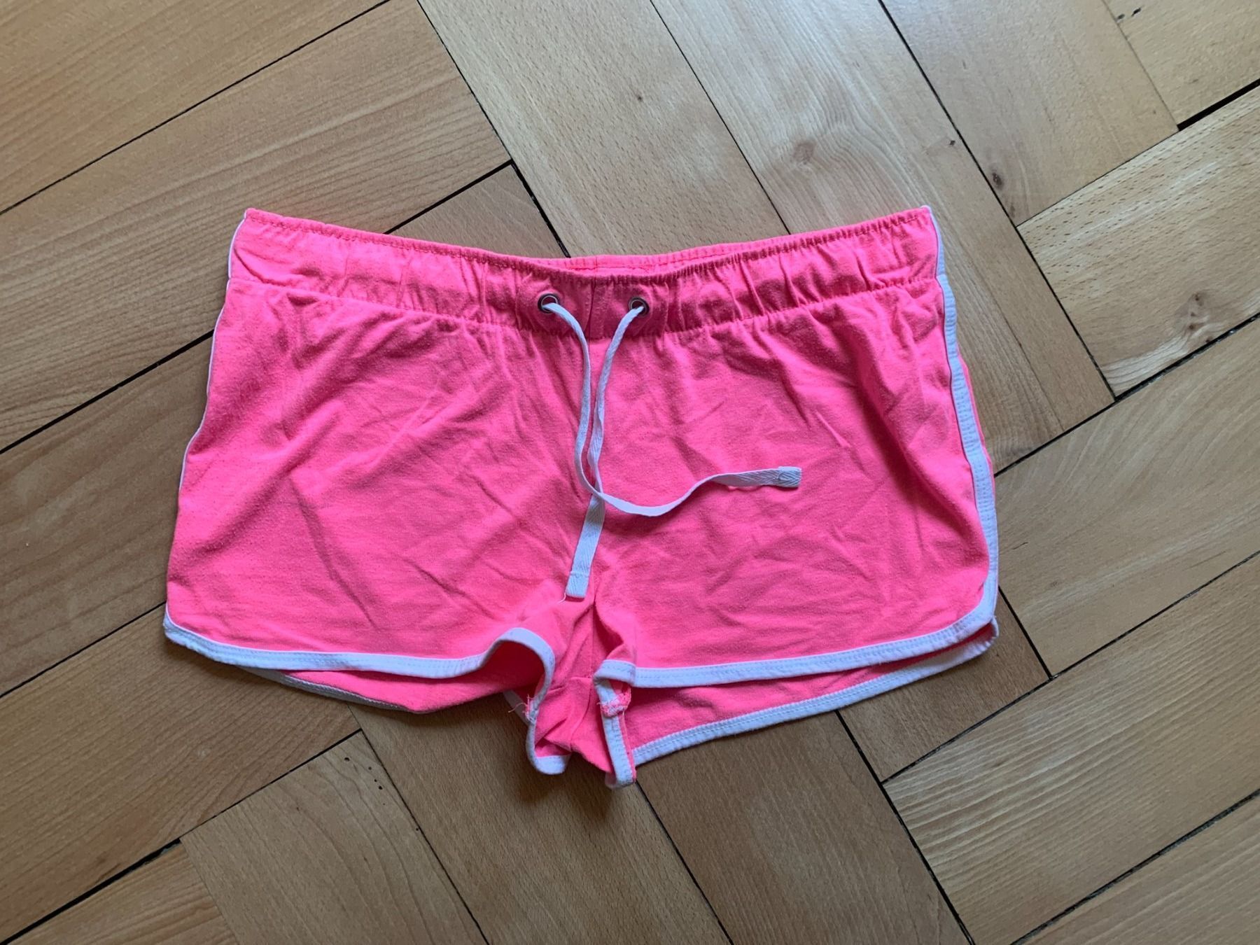 Pantaloni: ATMOSPHERE - Shorts pink 38 – Usato da Zürich venduto da Diazaio