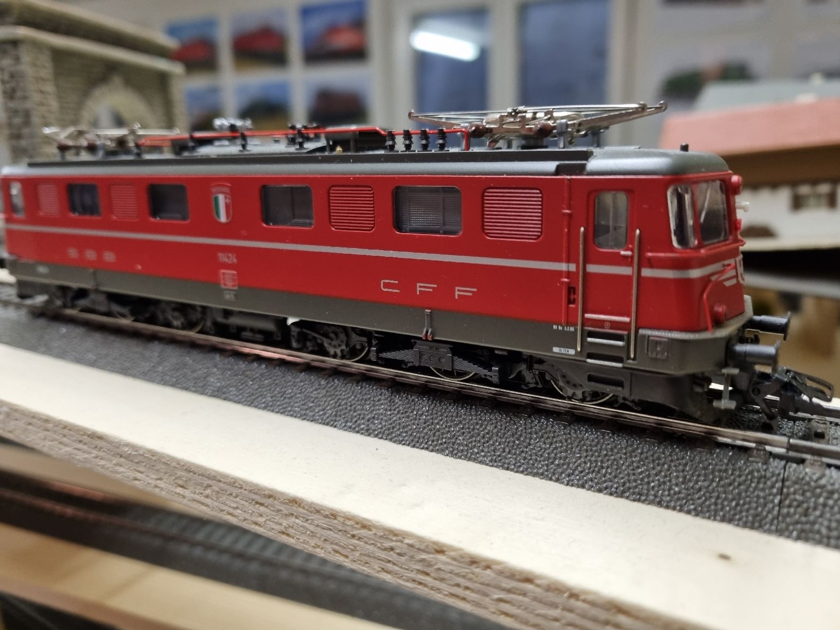 Märklin Modellini di ferrovie: Ae 6/6 Neuchâtel 29643 – Usato da Schöftland venduto da mokele2 2