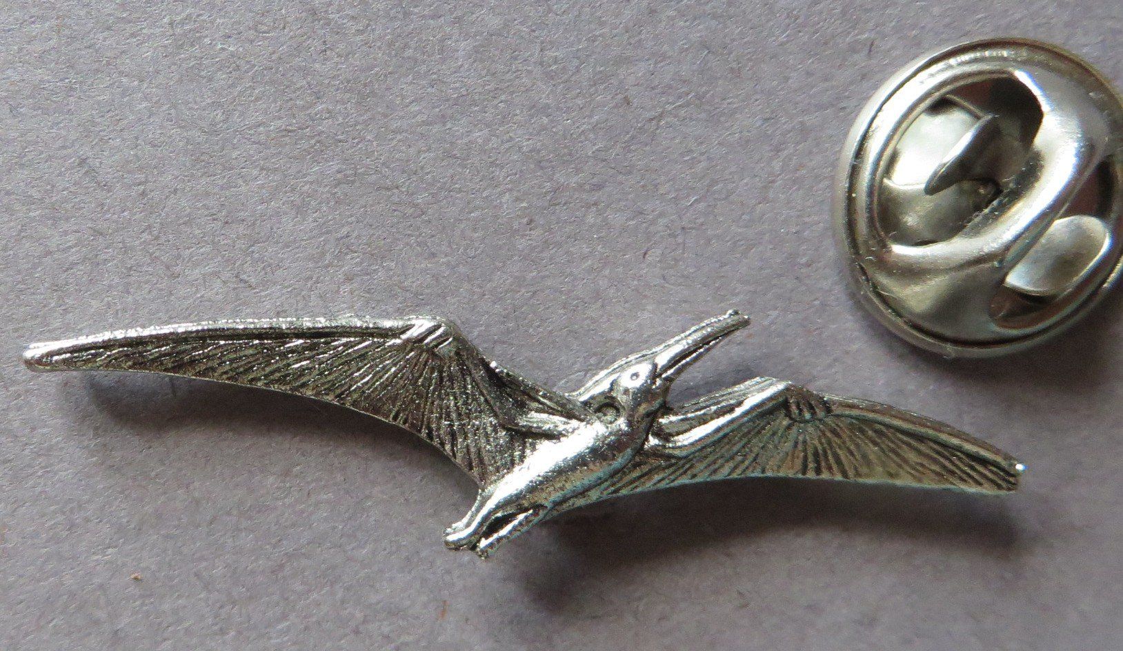 Placchette & Badge: PIN 3D FLUGSAURIER SAURIER – Usato da Neuhausen venduto da luckimucki