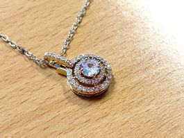 Elegante Luxus Halskette mit Zirkonia Anhänger Goldton