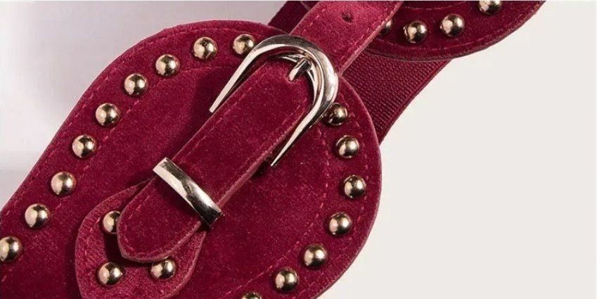 Cinture: Breiter elastischer Gürtel aus Wildleder mit Nieten – Nuovo e nell'imballaggio originale da Lausanne venduto da FASHION-WORLD-SHOP 2