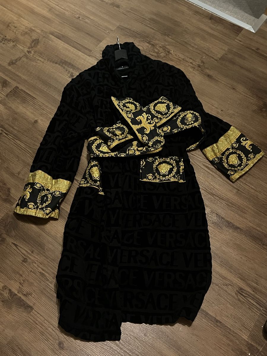 Versace Accappatoi: Versace Frottee-Bademantel – Nuovo (secondo la descrizione) da Blumenstein venduto da stnz41