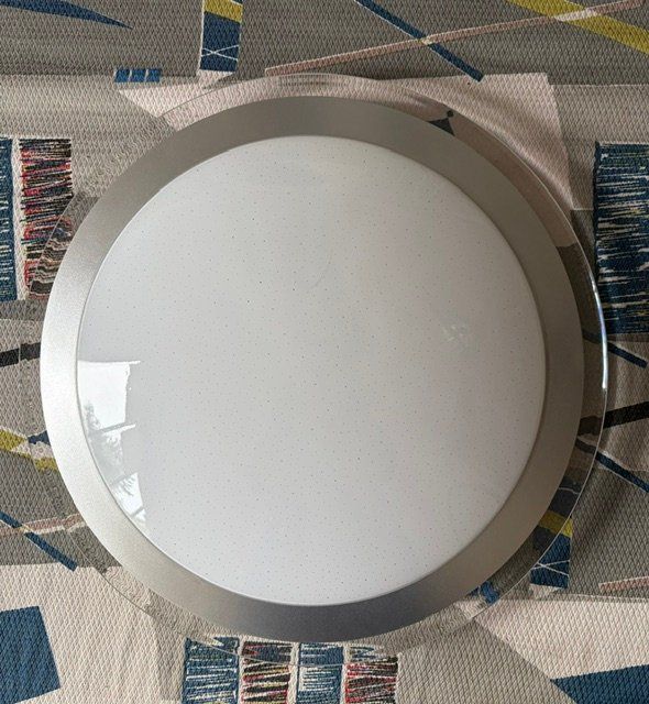 Livique Lampadari & plafoniere: Plafonnier LED + télécommande – Usato da Onex venduto da gga_5vcf