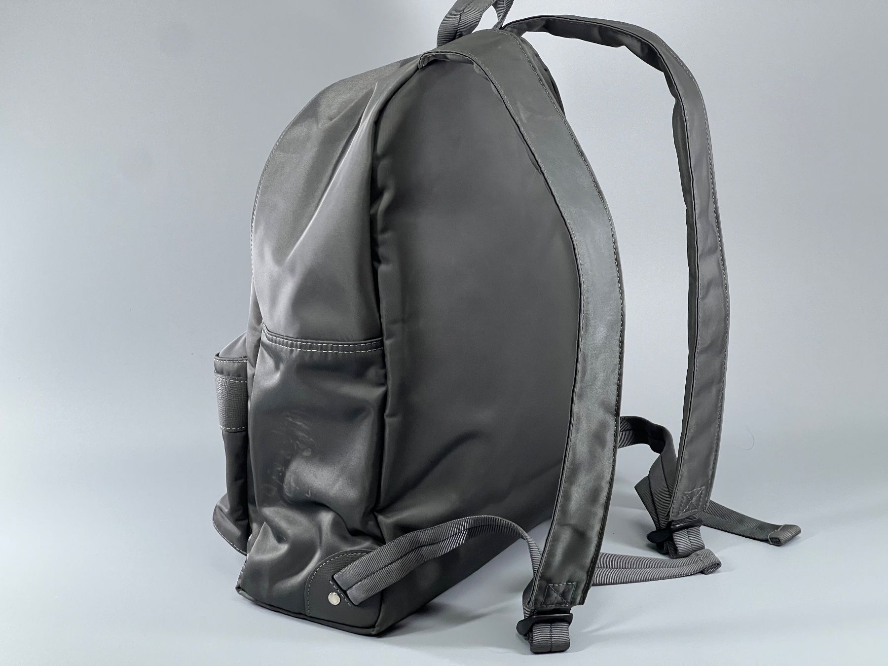 Longchamp Zaini: Longchamp Rucksack / Backpack Grau – Usato da Sennhof venduto da Johnbest 2