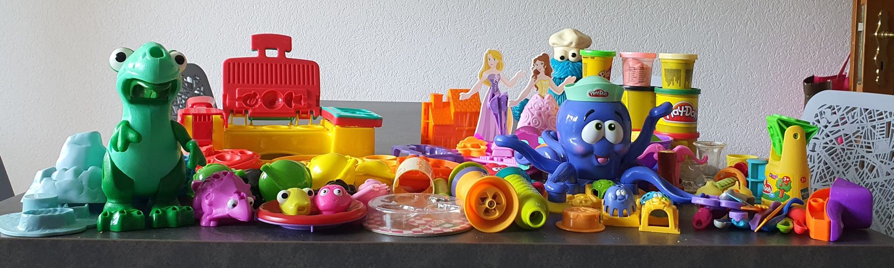 Play-Doh Materiale per modellare: Gros lot Play-doh – Usato da Vouvry venduto da Arwenne
