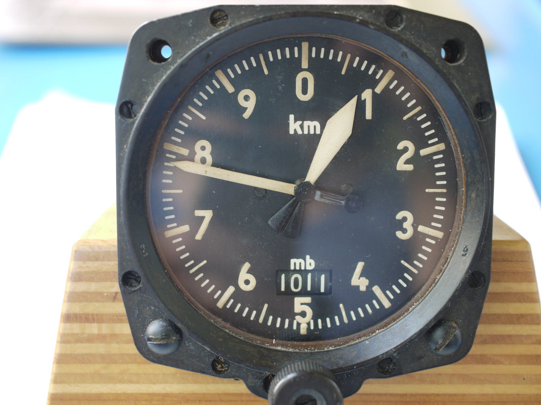 Revue Thommen Misurare: Revue Thommen Luftfahrt Höhenmesser Cockpit-Messgerät mit mb – Usato da Gross venduto da Retro20 1
