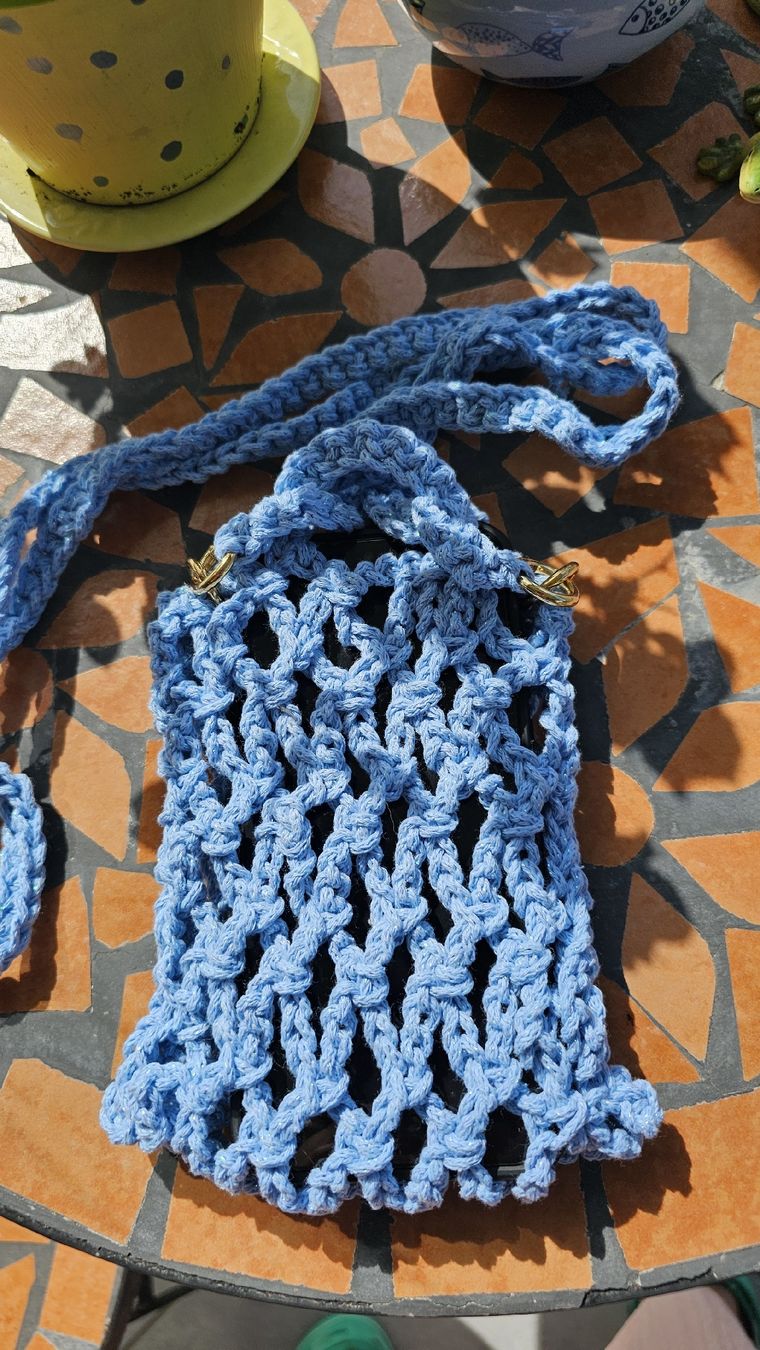 Borse da donna: Wunderschönes Handytäschli handgefertigt hellblau – Nuovo e nell'imballaggio originale da Fehraltorf venduto da lisam16 5