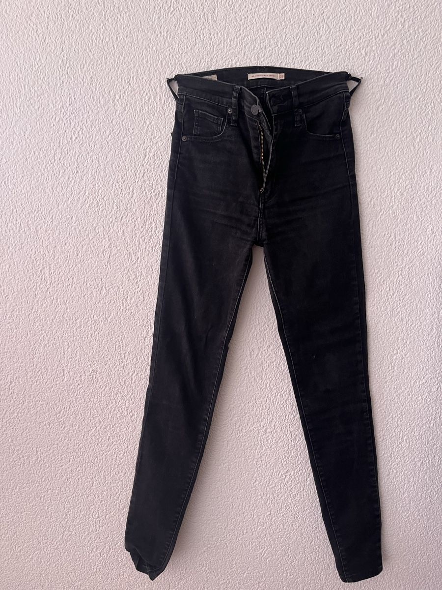 Levi's Jeans: Skinny Levi‘s Jeans  – Usato da Andwil SG venduto da sas_m9tn 3