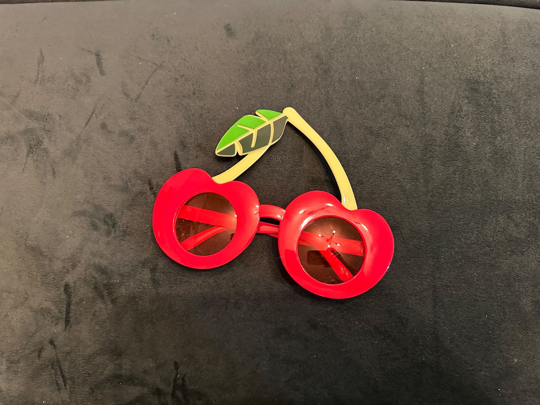 Foto & Immagini: Photo Booth Props - cherry eyeglasses 6 – Nuovo (secondo la descrizione) da Genève venduto da Good_finds
