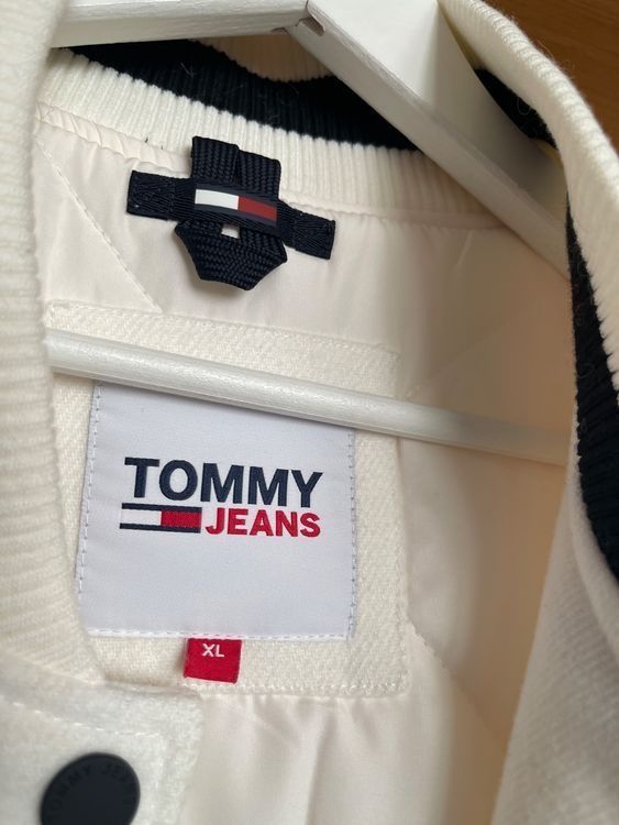 Tommy Hilfiger Giacche: TOMMY JEANS BLOUSON BOMBERJACKE – Nuovo (secondo la descrizione) da Zürich venduto da STYLEHAUS 5