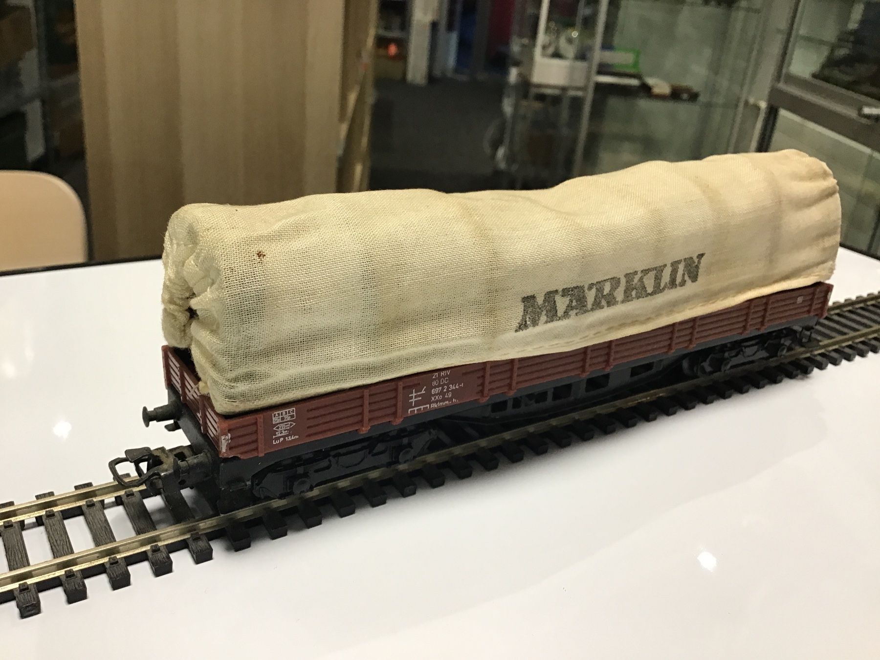 Märklin Modellini di ferrovie: Märklin Güterwagen mit Plane, Selten! – Usato da Männedorf venduto da Modell-Spezialisten 1