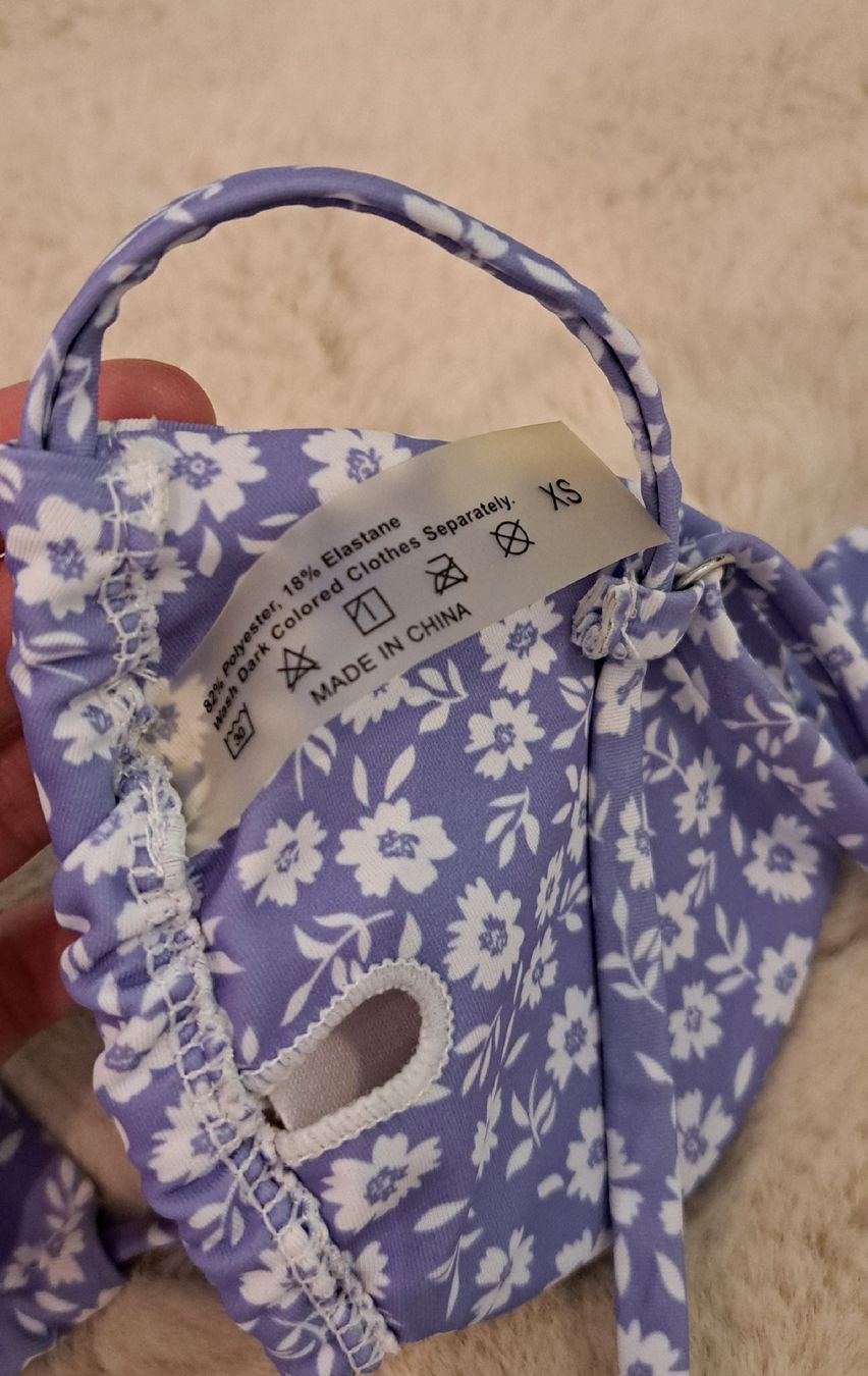 Shein Costumi da bagno & Bikini: Lilafarbenes Bikini-Set mit Blumenmuster, Grösse XS – Nuovo (secondo la descrizione) da Euthal venduto da mel_ts8t 2