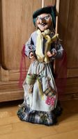 Herbstdeko: Charmante, stehende Hexenfigur mit Besen 🧙‍♀...