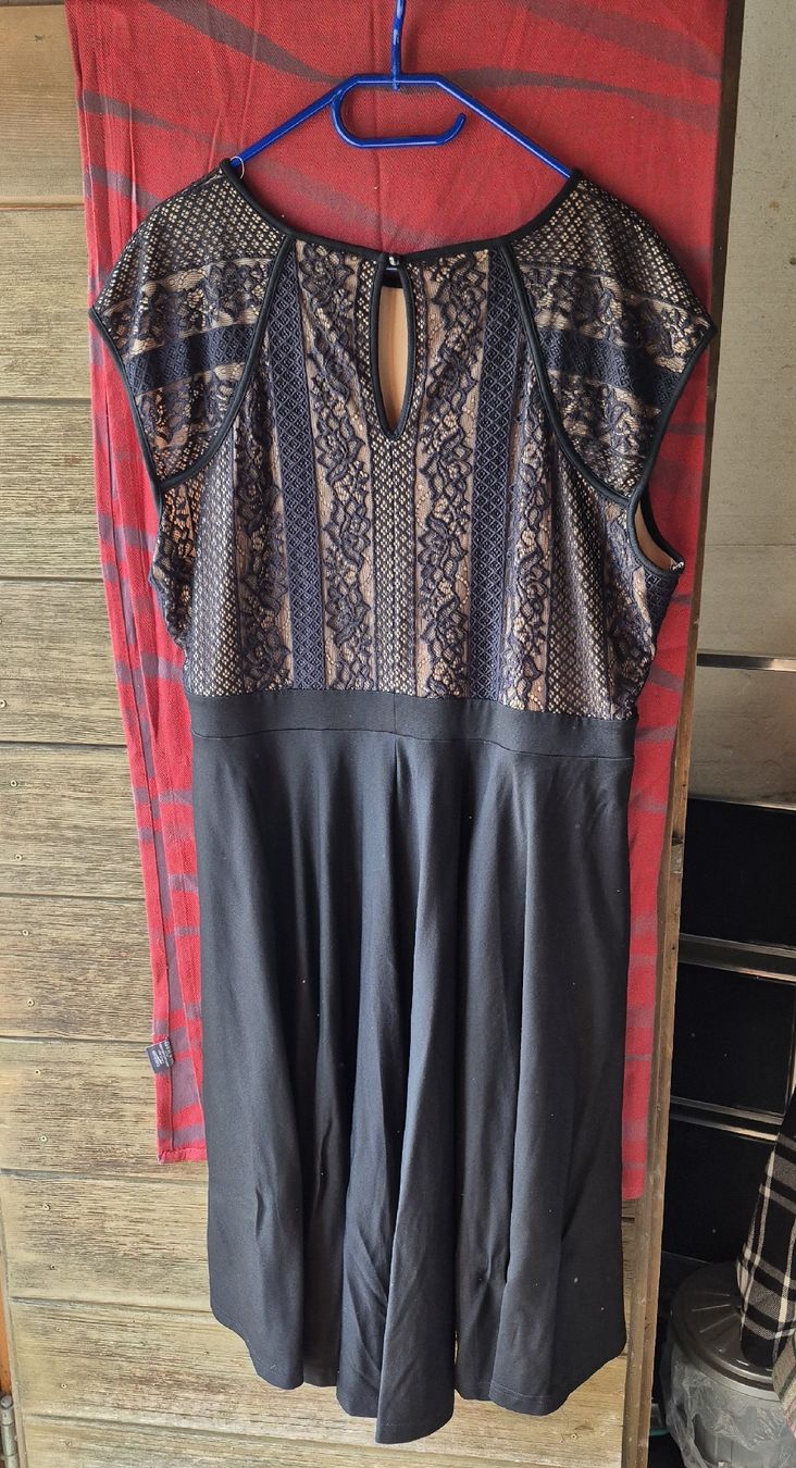 Vestiti: Damenkleid – Nuovo (secondo la descrizione) da Wislikofen venduto da Ana.Gomes 7