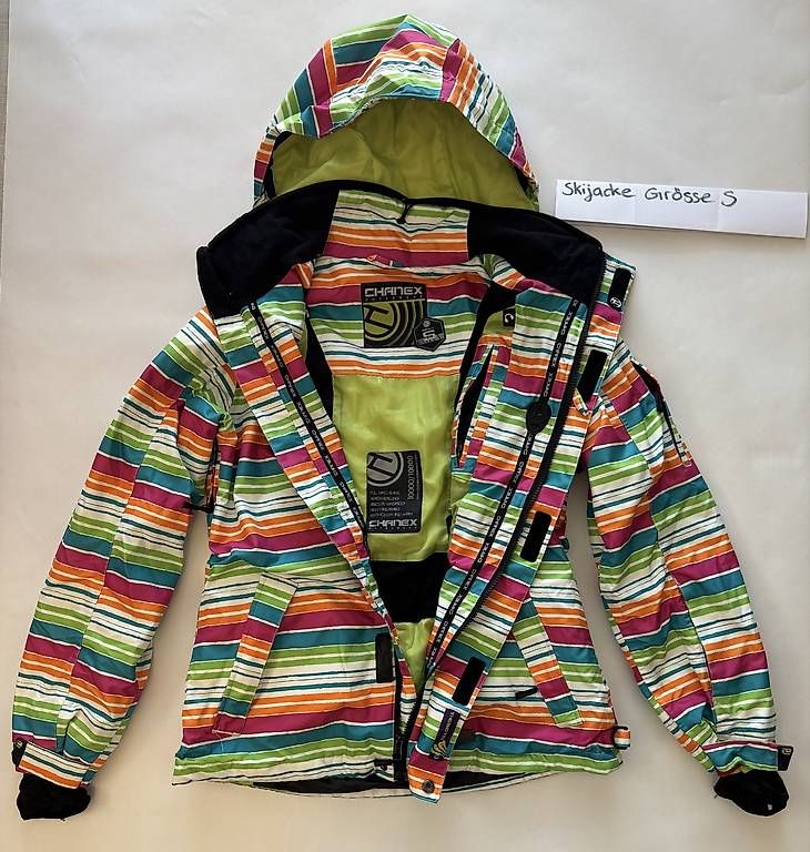 Giacche: Ski Jacke farbig S, kaum getragen – Usato da Trimbach venduto da D-EM 2