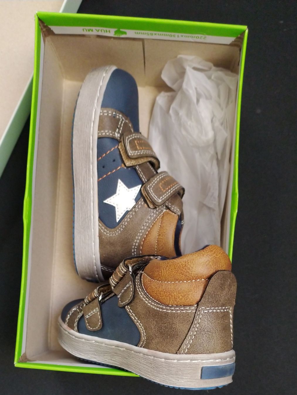Scarpe per ragazzi: Baskets enfants - pointure 21 - jamais porté – Nuovo e nell'imballaggio originale da Ins venduto da zirila