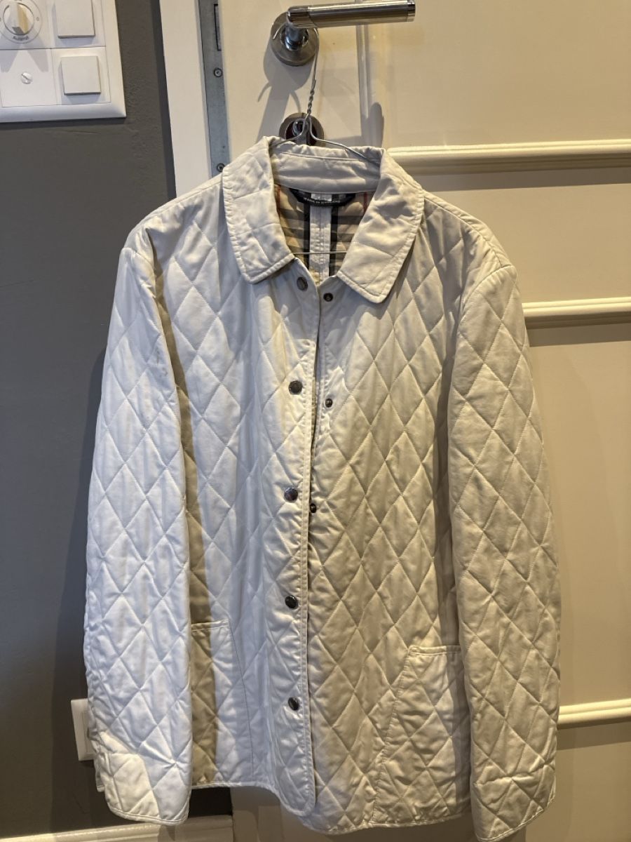 Burberry Mäntel: Burberry Quilted Jacket beige, size S, used – Gebraucht aus Kilchberg ZH von gia_28mq